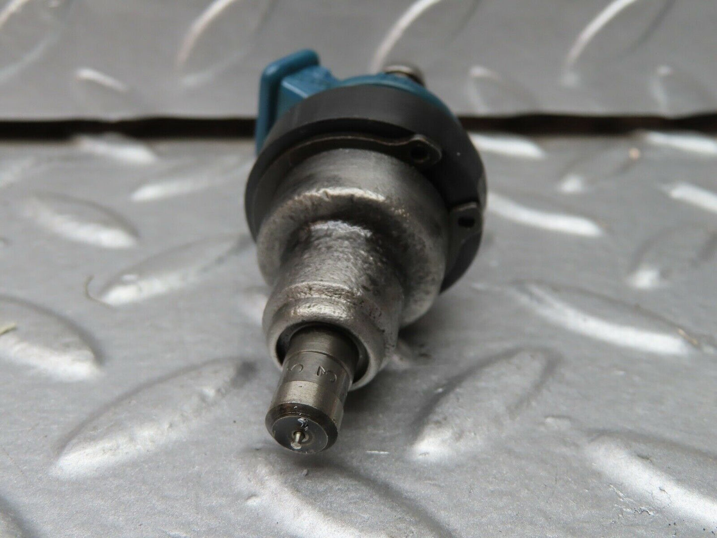 20689 Mercedes-Benz R107 450SL Fuel Injector Bosch 0280150036