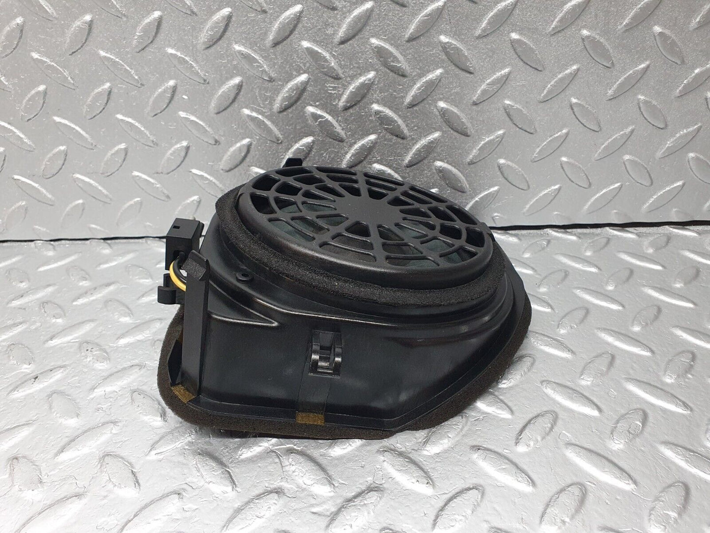 41788 Mercedes-Benz W202 C200 Front Door Loudspeaker Right 2028207002
