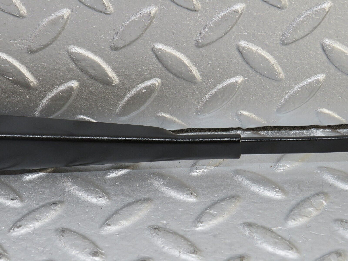 36166 Mercedes-Benz W126 420SE Windscreen Wiper Arm Right Side