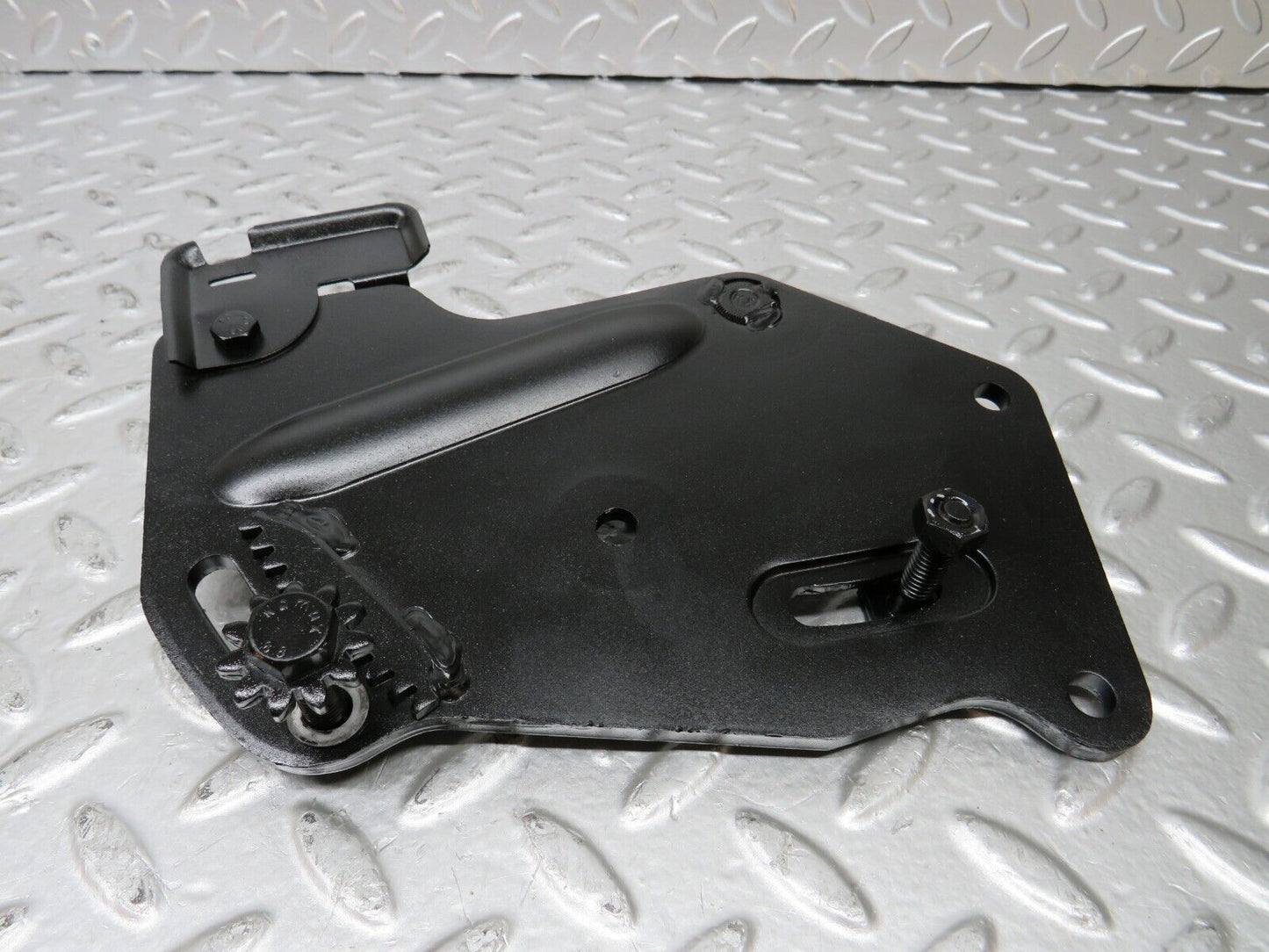 26239 Mercedes-Benz W116 450SE Power Steering Pump Bracket