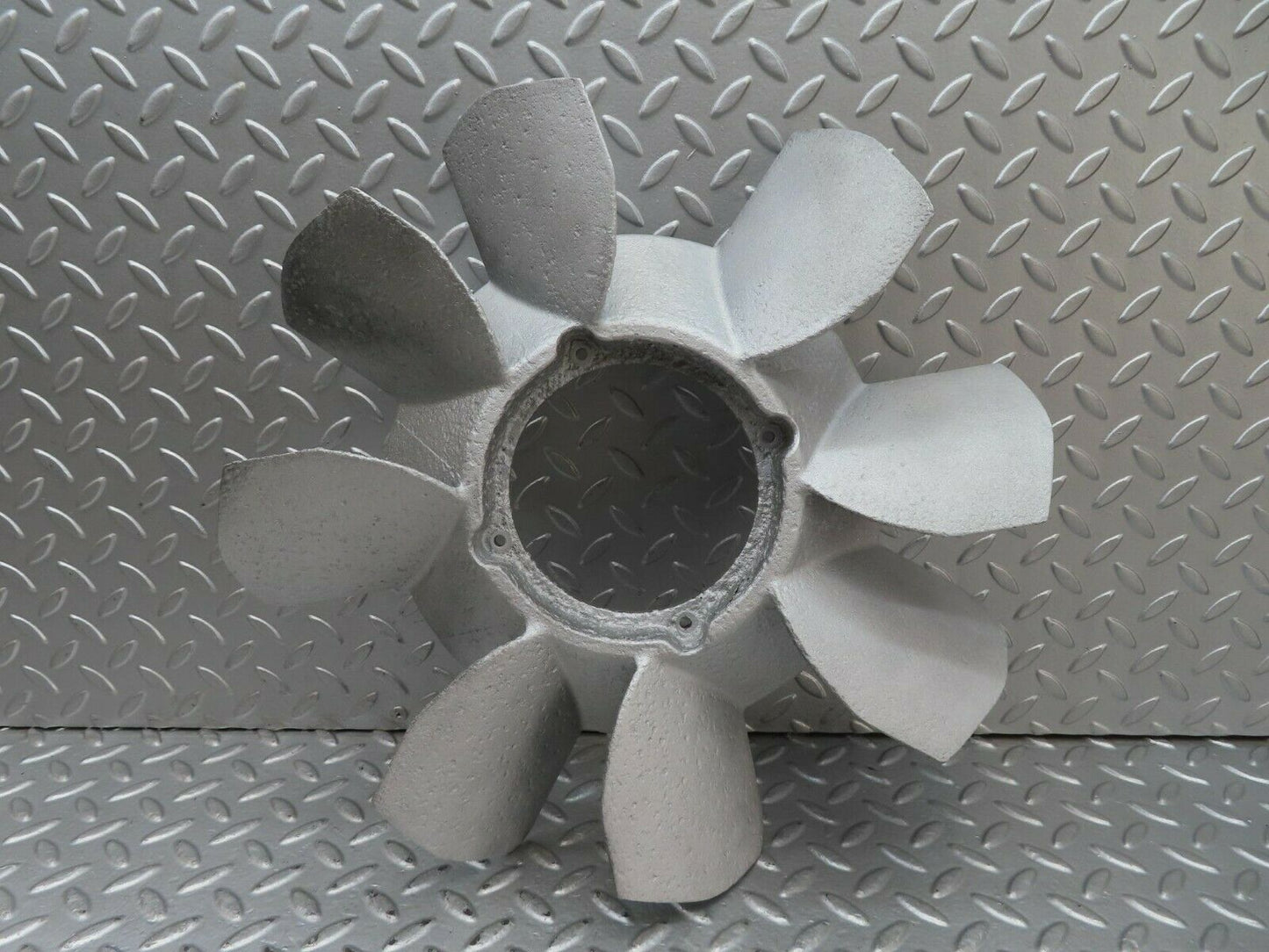 15661 Mercedes-Benz R107 450SL Engine Cooling Fan
