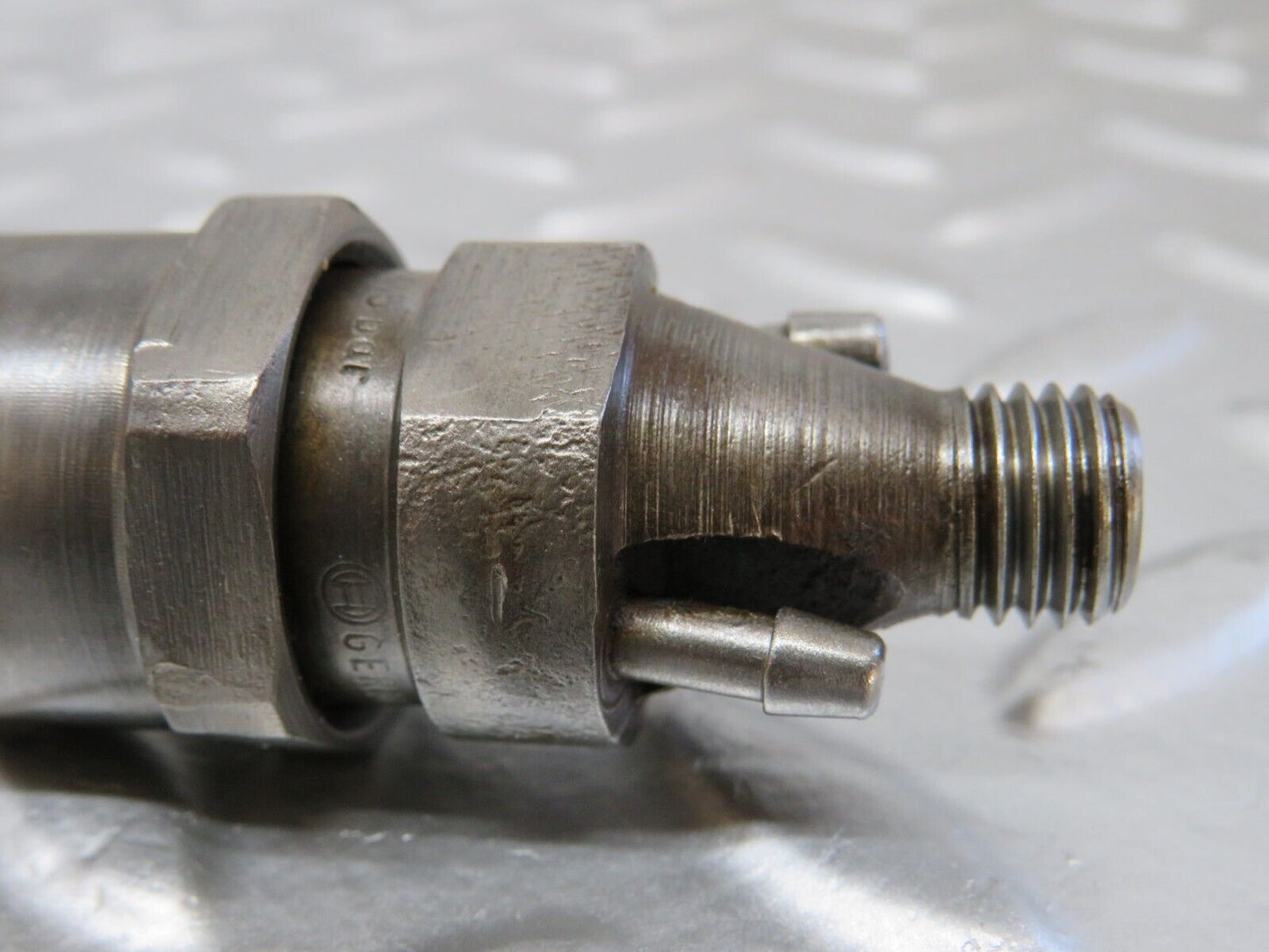 25529 Mercedes-Benz W123 200 Fuel Injector Bosch KCA27S55067