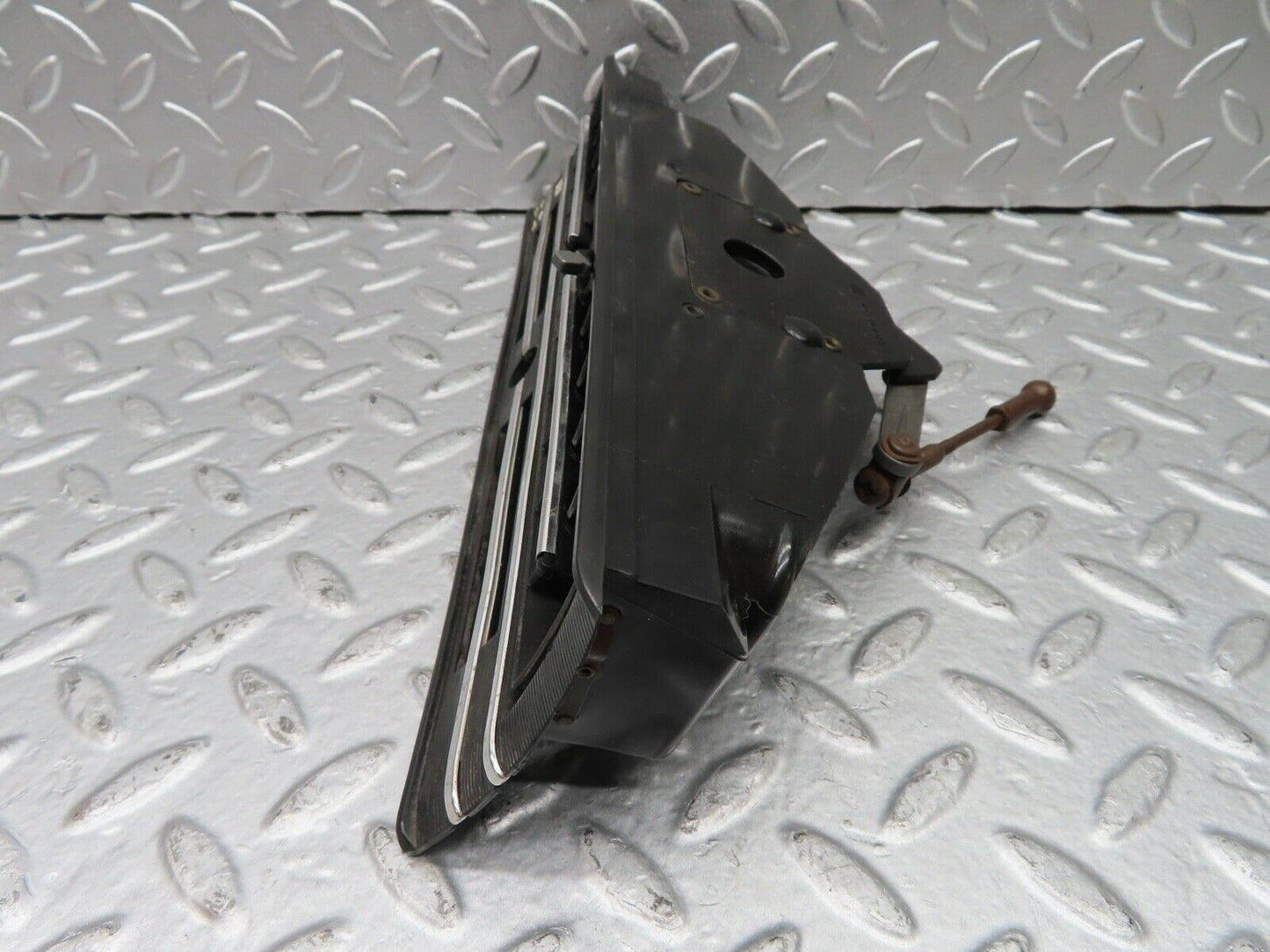 20896 Mercedes-Benz W114 250CE Coupe Dashboard Centre Air Vent 1158300003