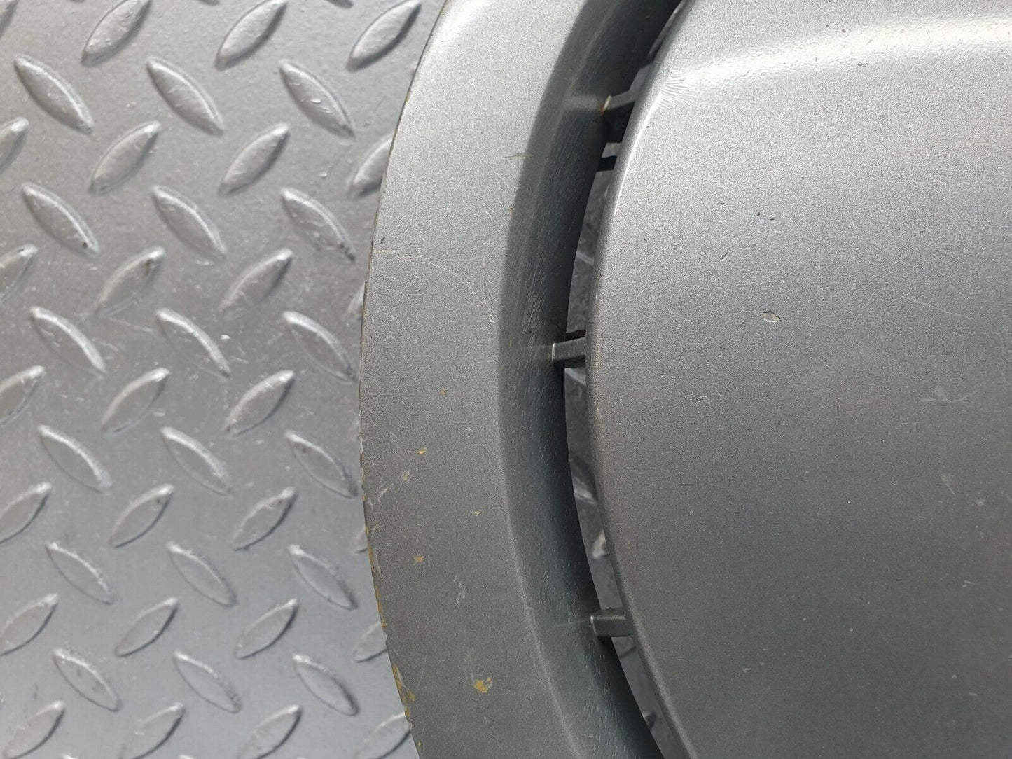 42881 Mercedes-Benz W201 190 2.0L Wheel Trim Hub Cap 14" 2014010324