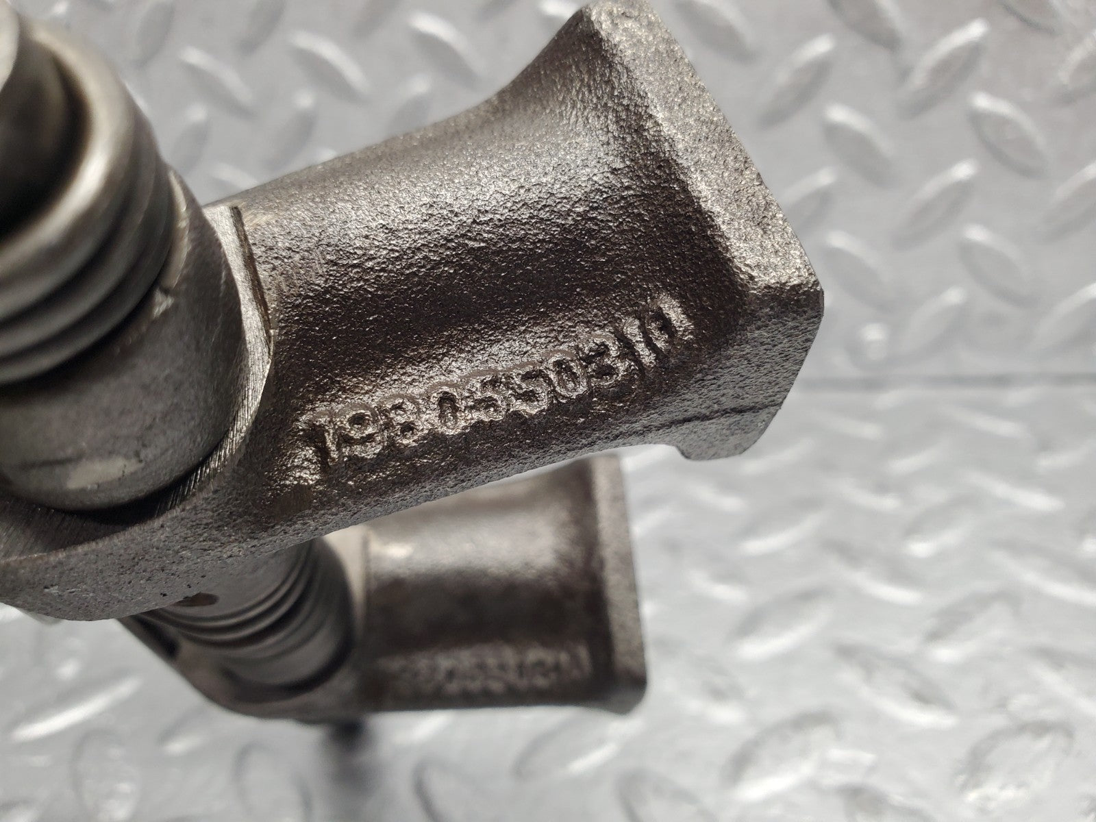 W112 rocker arm support arm and shaft used OEM