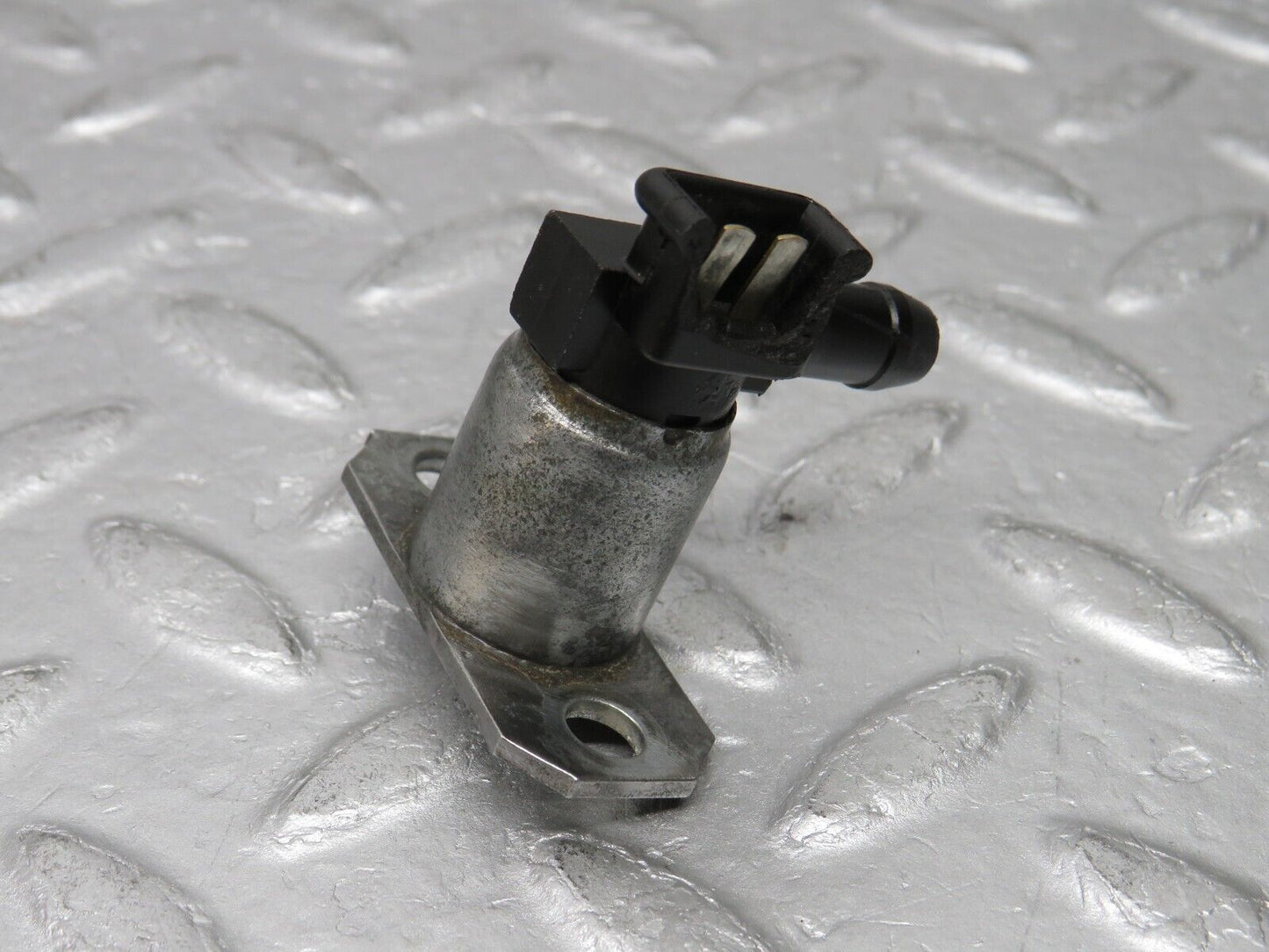 37565 Mercedes-Benz W109 300SEL Cold Start Valve Bosch 0280170012