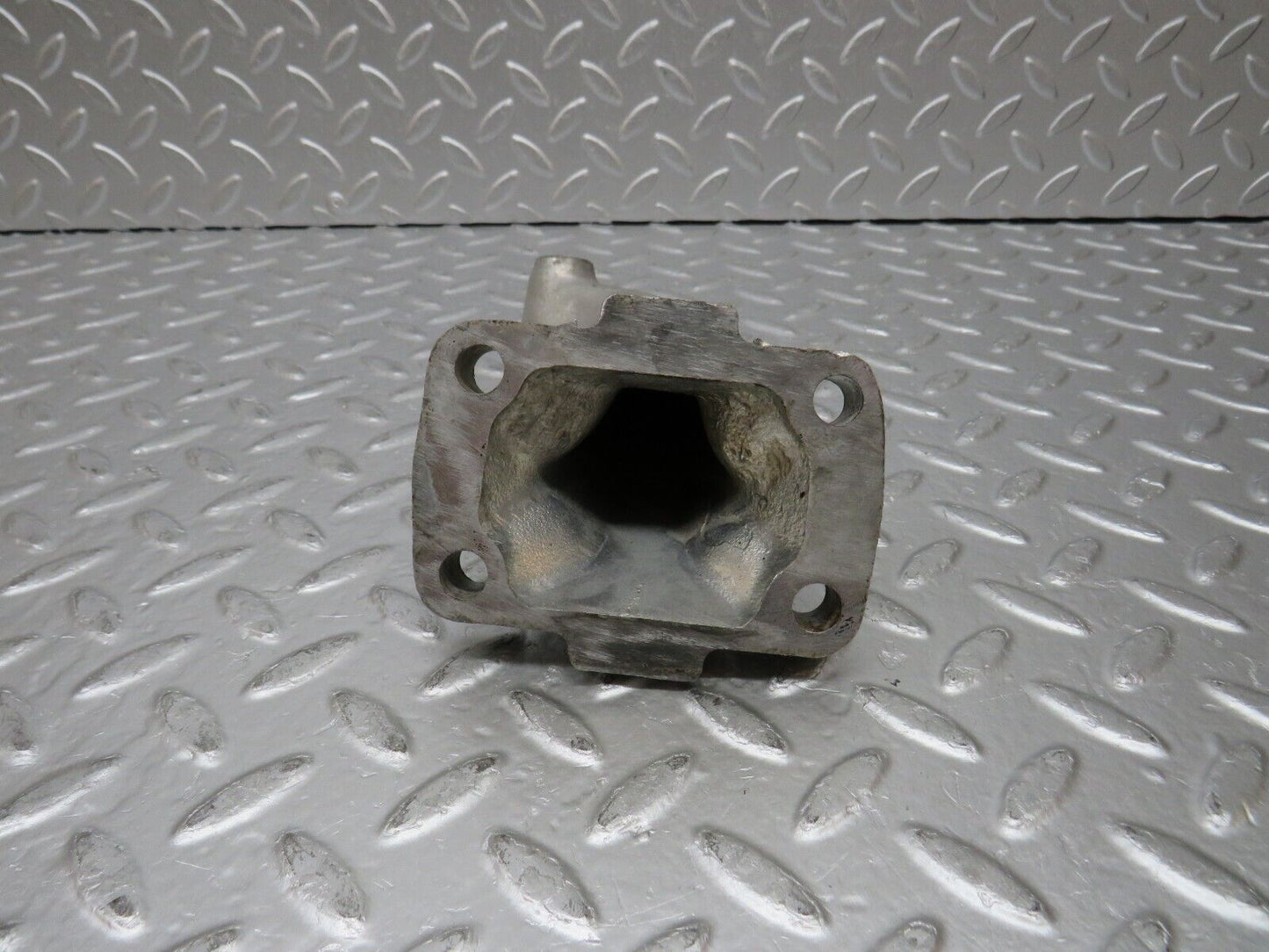31046 Mercedes-Benz W123 200D Engine Mount Bracket Left Side 6152231304