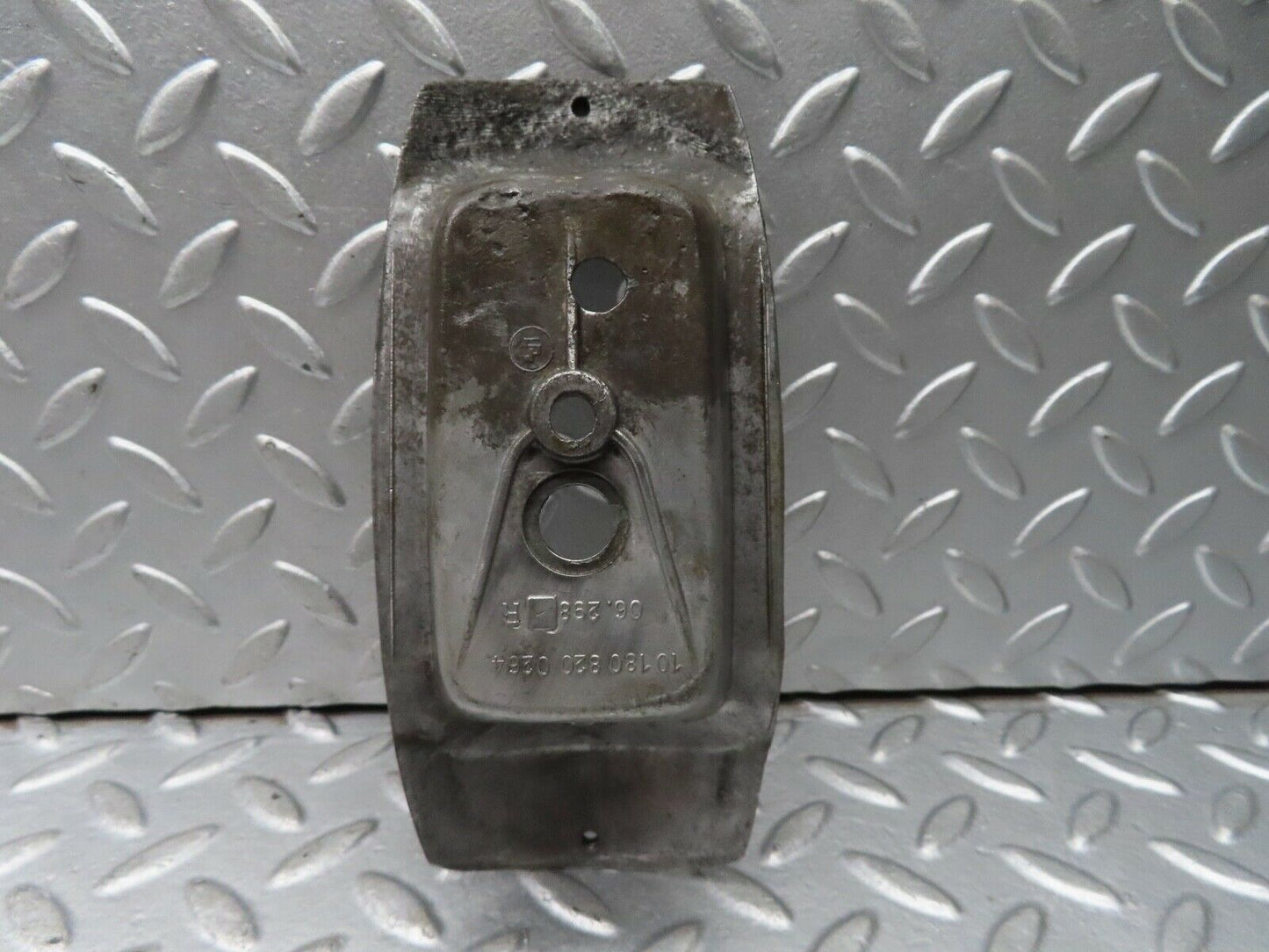 18998 Mercedes-Benz W121 190b Ponton Tail Light Housing Right 101808200264