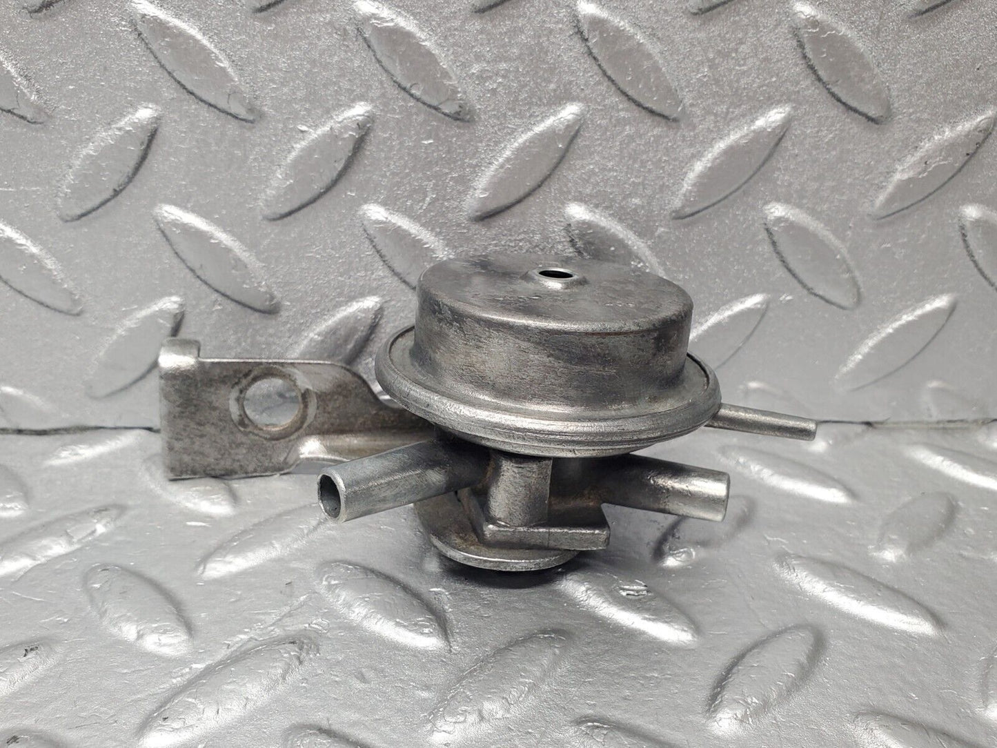 46577 Mercedes-Benz C123 280CE Coupe Fuel Valve Pierburg 72037602