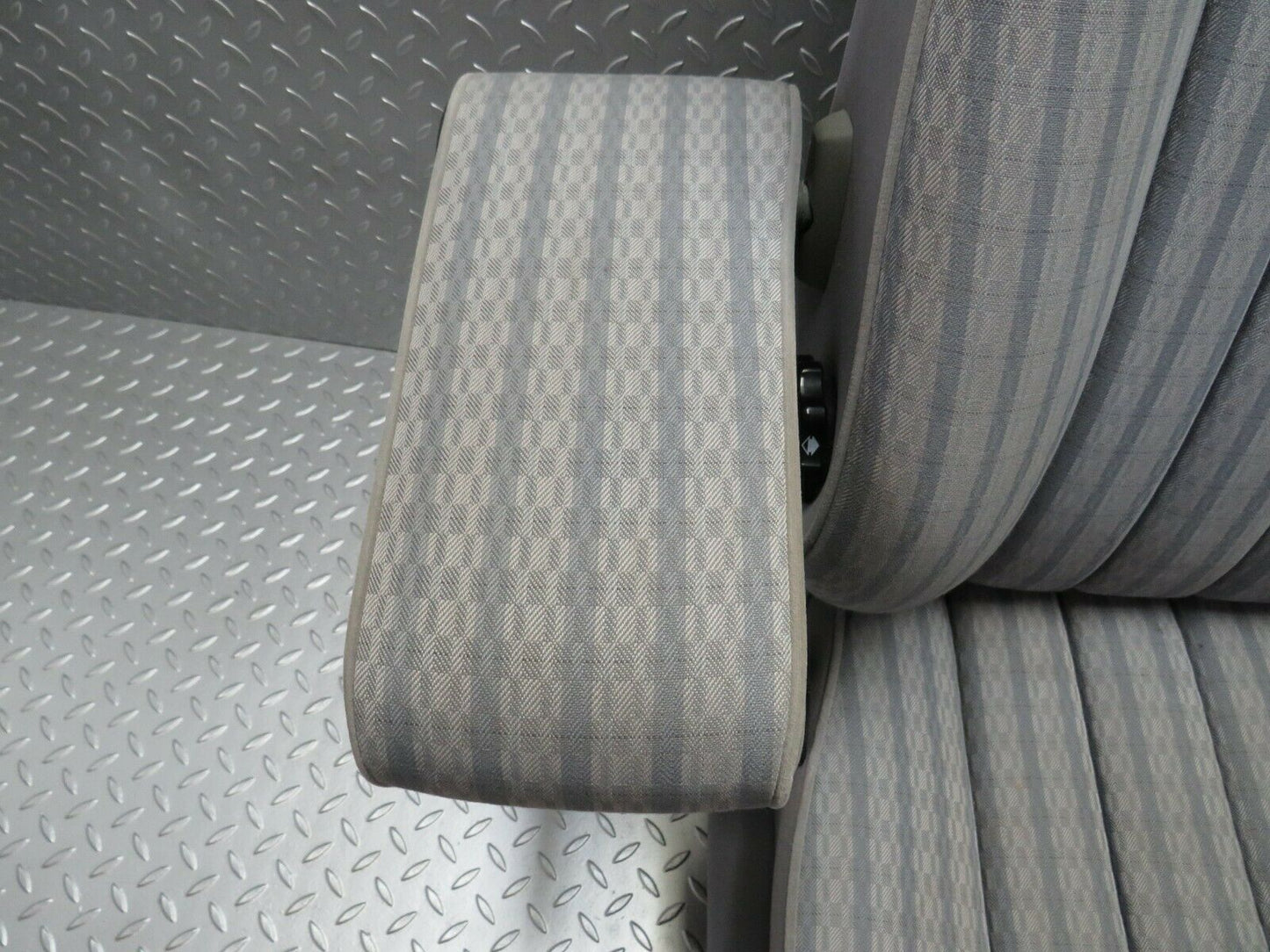 24370 Mercedes-Benz S124 220TE Wagon Front Left Seat Grey