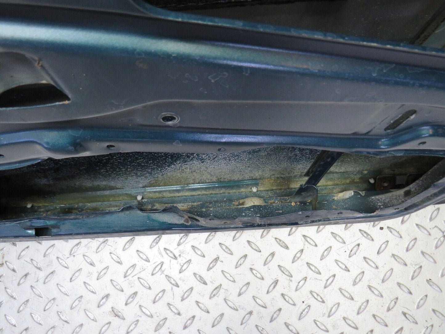 27732 Mercedes-Benz S124 300TE Wagon Front Right Door