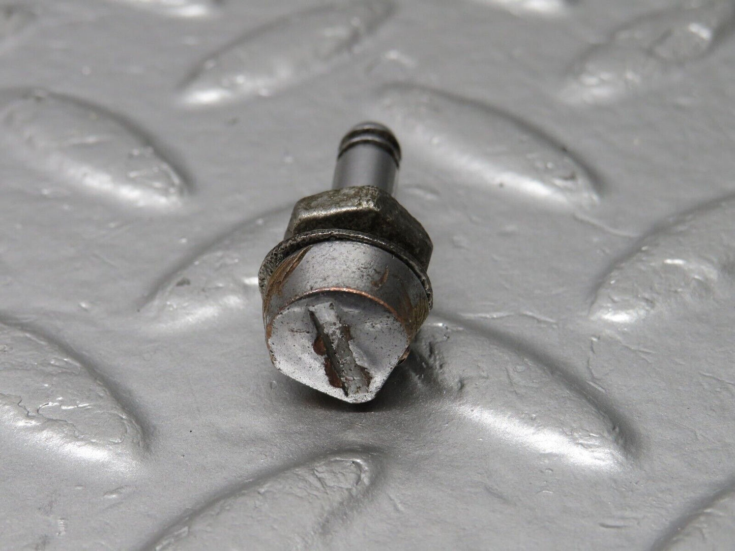 40478 Mercedes-Benz W110 230 Windscreen Washer Nozzle