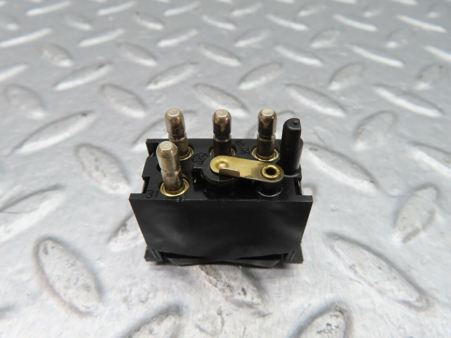 18089 Mercedes-Benz W123 200 Rear Heated Windscreen Switch 03812515