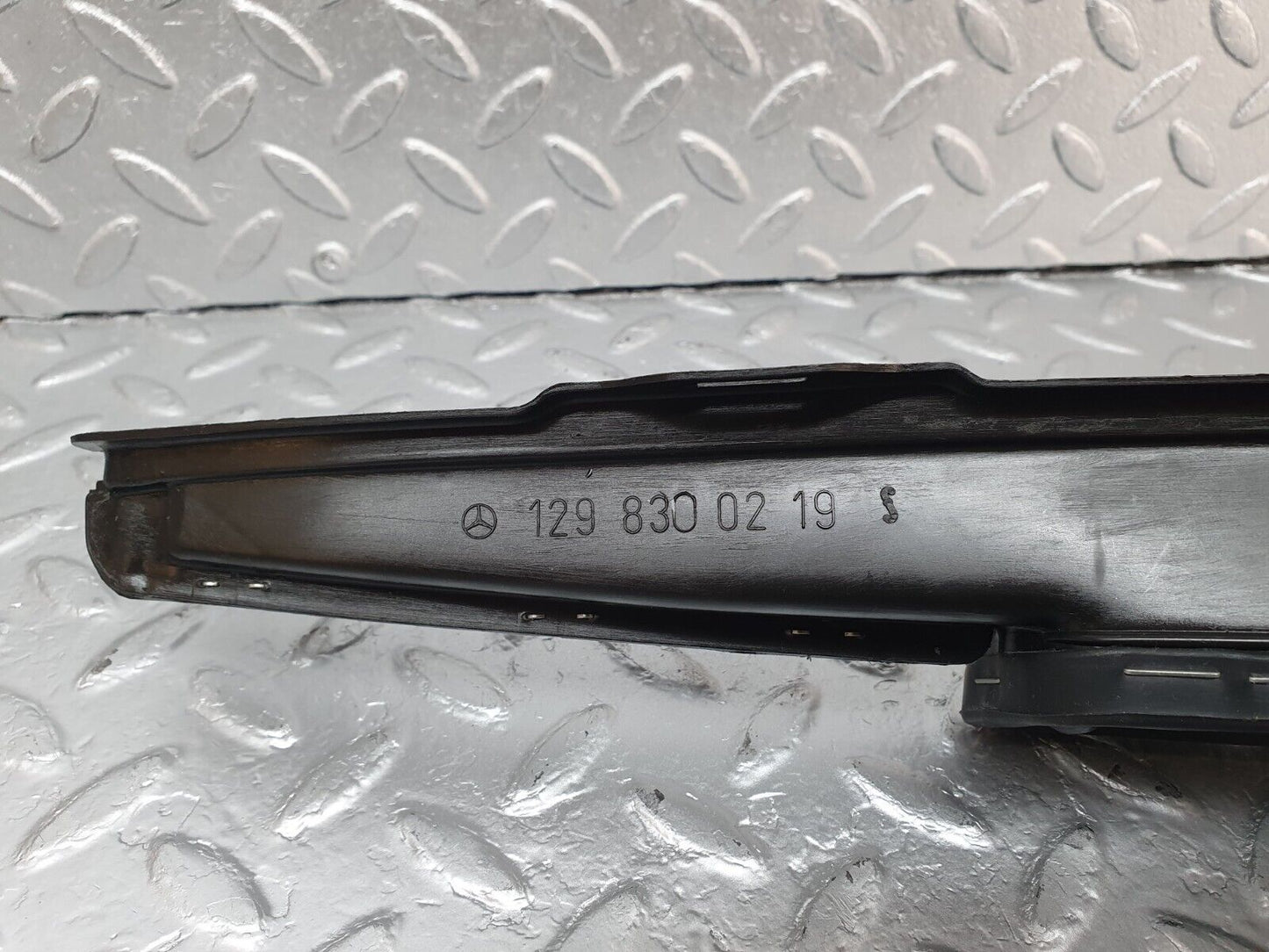 42325 Mercedes-Benz R129 320SL Coupe Dashboard Air Vent Duct 1298300119 1298300219
