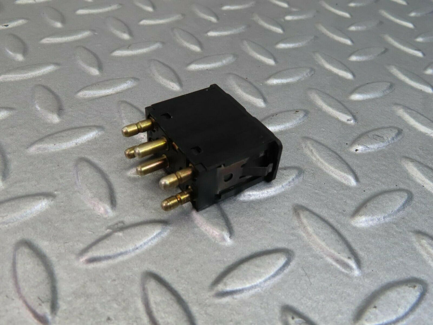 8223 Mercedes-Benz C107 Wiper Switch 0008205710