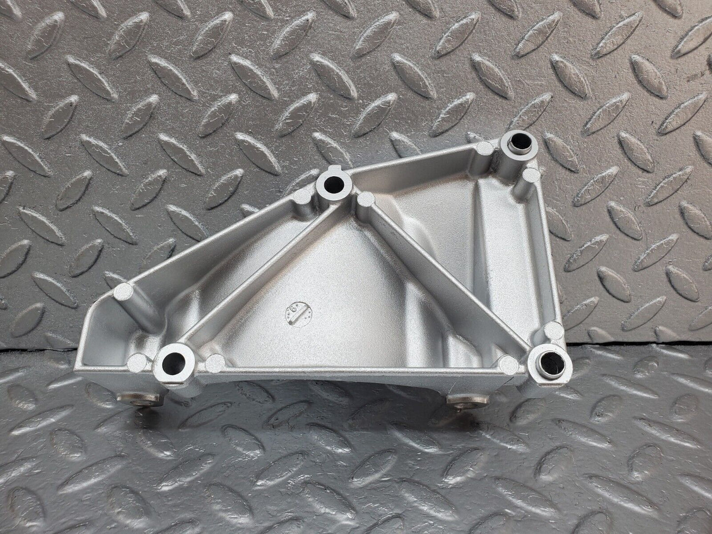 45080 Mercedes-Benz R129 300SL Coupe Alternator Generator Bracket 1031550435