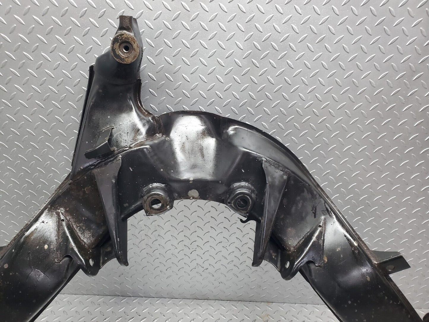 45874 Mercedes-Benz W126 420SE Rear Subframe Axle Carrier