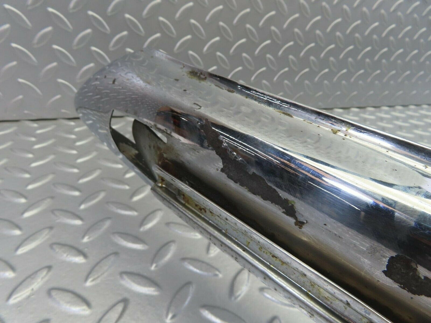 10639 Mercedes-Benz W108 Front Left Bumper Corner