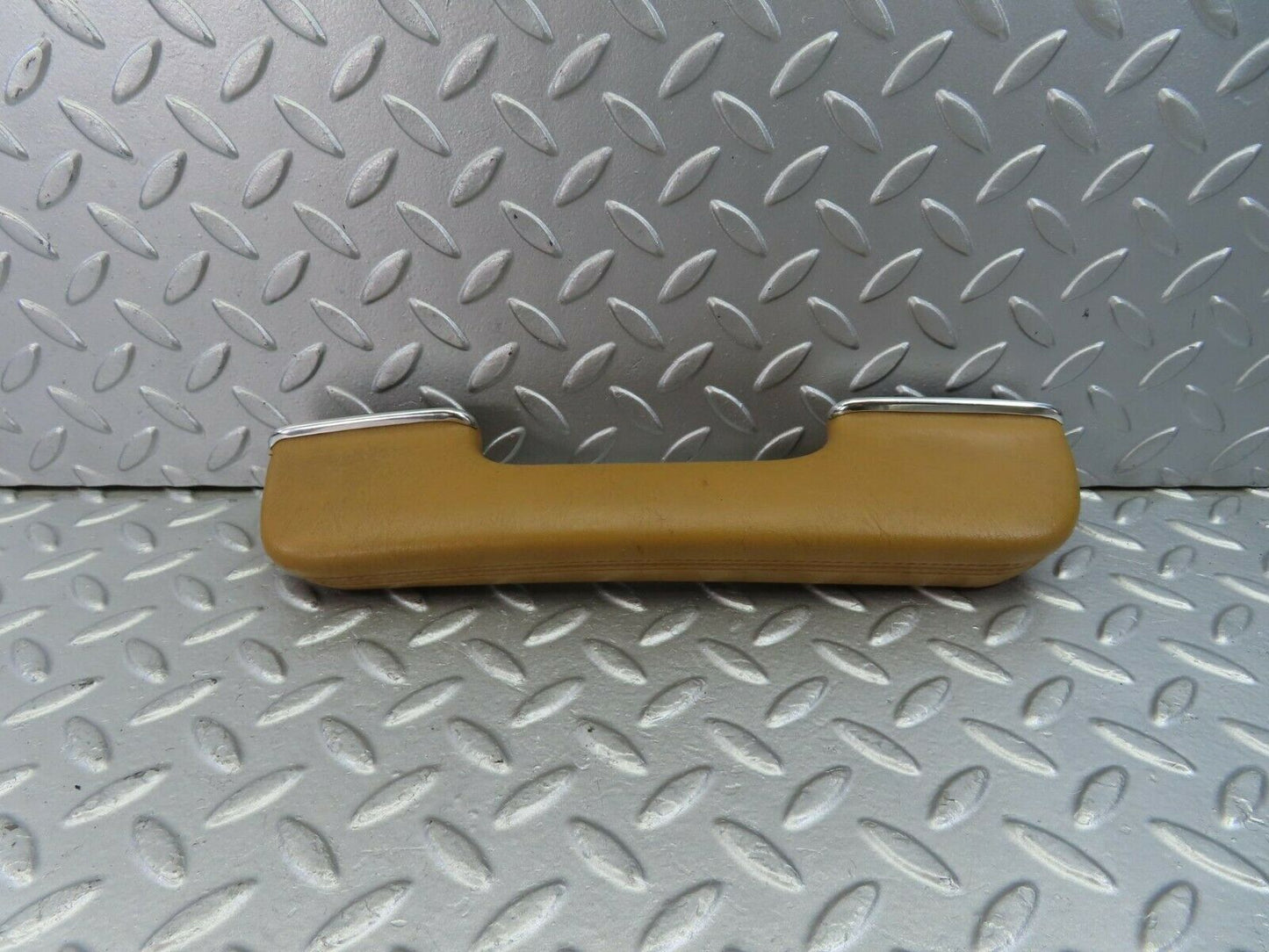 10784 Mercedes-Benz W123 230E Inner Door Handle Rear Right 1239702001