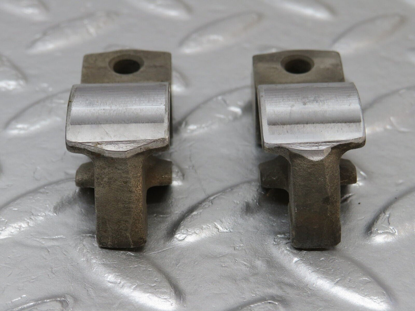 40046 Mercedes-Benz R107 350SL Rocker Arm With Valve Tappet