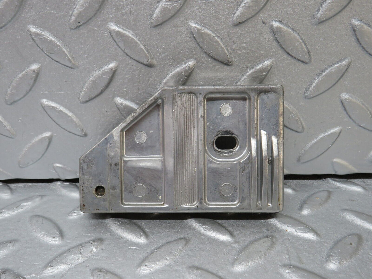 36887 Mercedes-Benz C126 420SEC Coupe Door Window Guide Bracket 1267250332