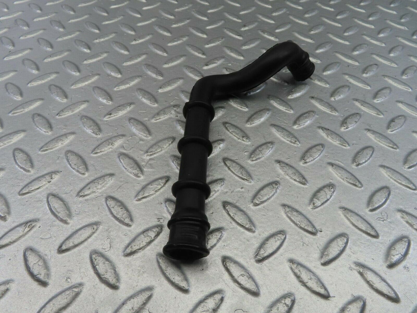 10811 Mercedes-Benz W123 230E Air Intake Pipe 1020940282