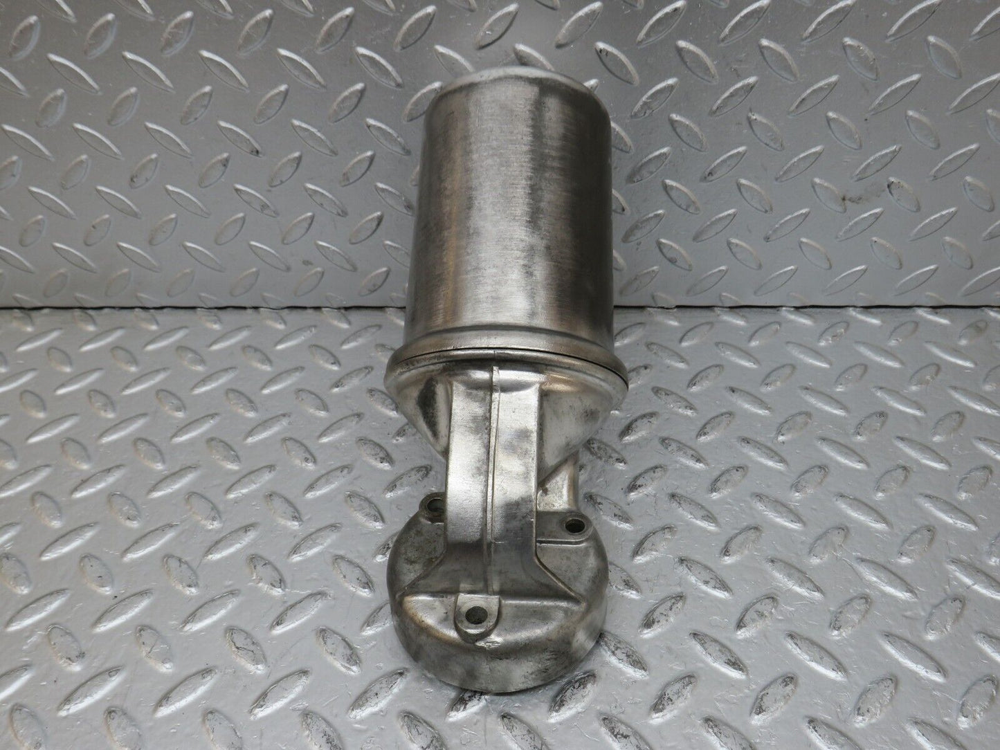 32849 Mercedes-Benz C107 R107 350 V8 Oil Filter Housing 1161840309