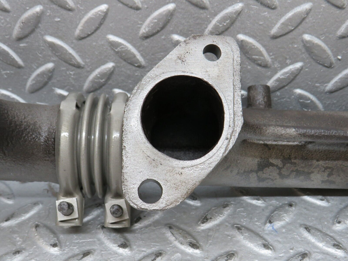 36332 Mercedes-Benz W126 420SE Exhaust Manifold Right 1161422402 1161420602