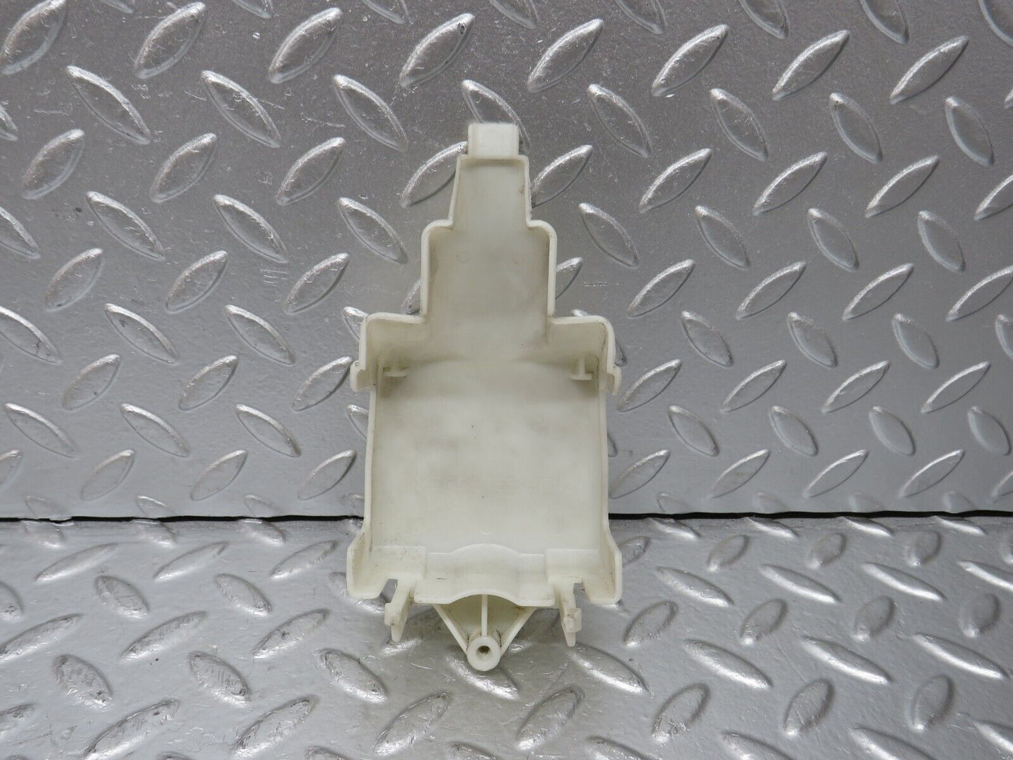 31223 Mercedes-Benz S124 220TE Rear Door Lock Vacuum Actuator Cover 1248050590