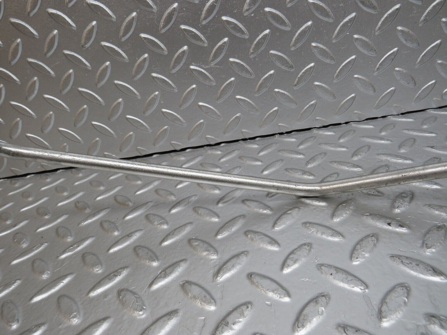 31316 Mercedes-Benz S124 Wagon 220TE Wagon Air Conditioning Hose Pipe