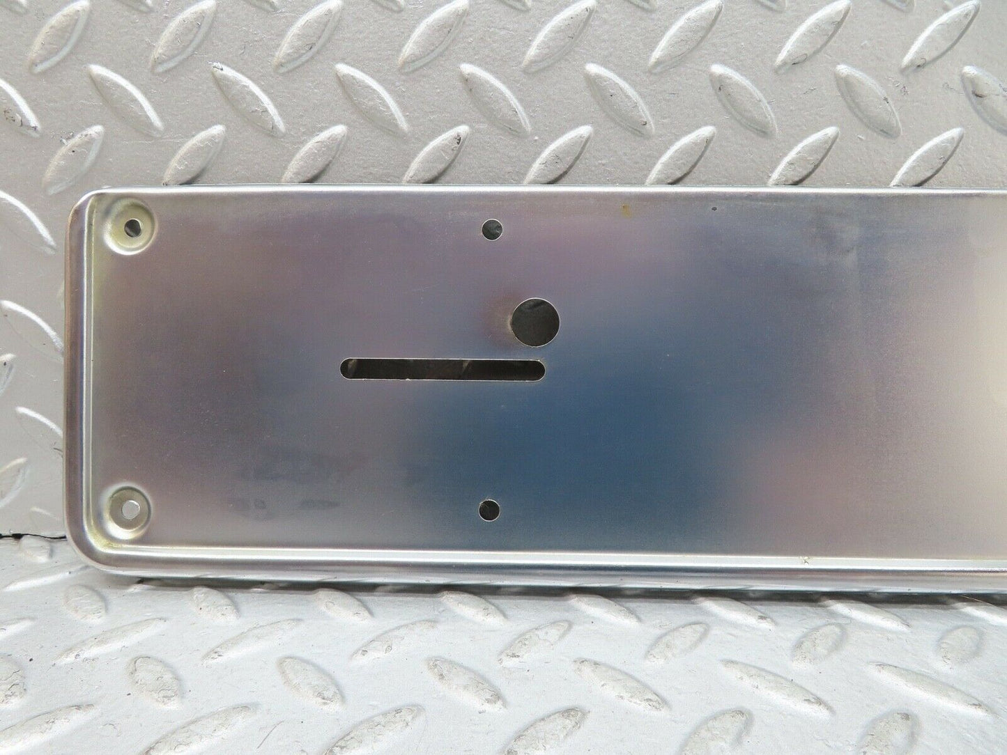 17674 Mercedes-Benz W116 450SEL  Rear number Plate Holder