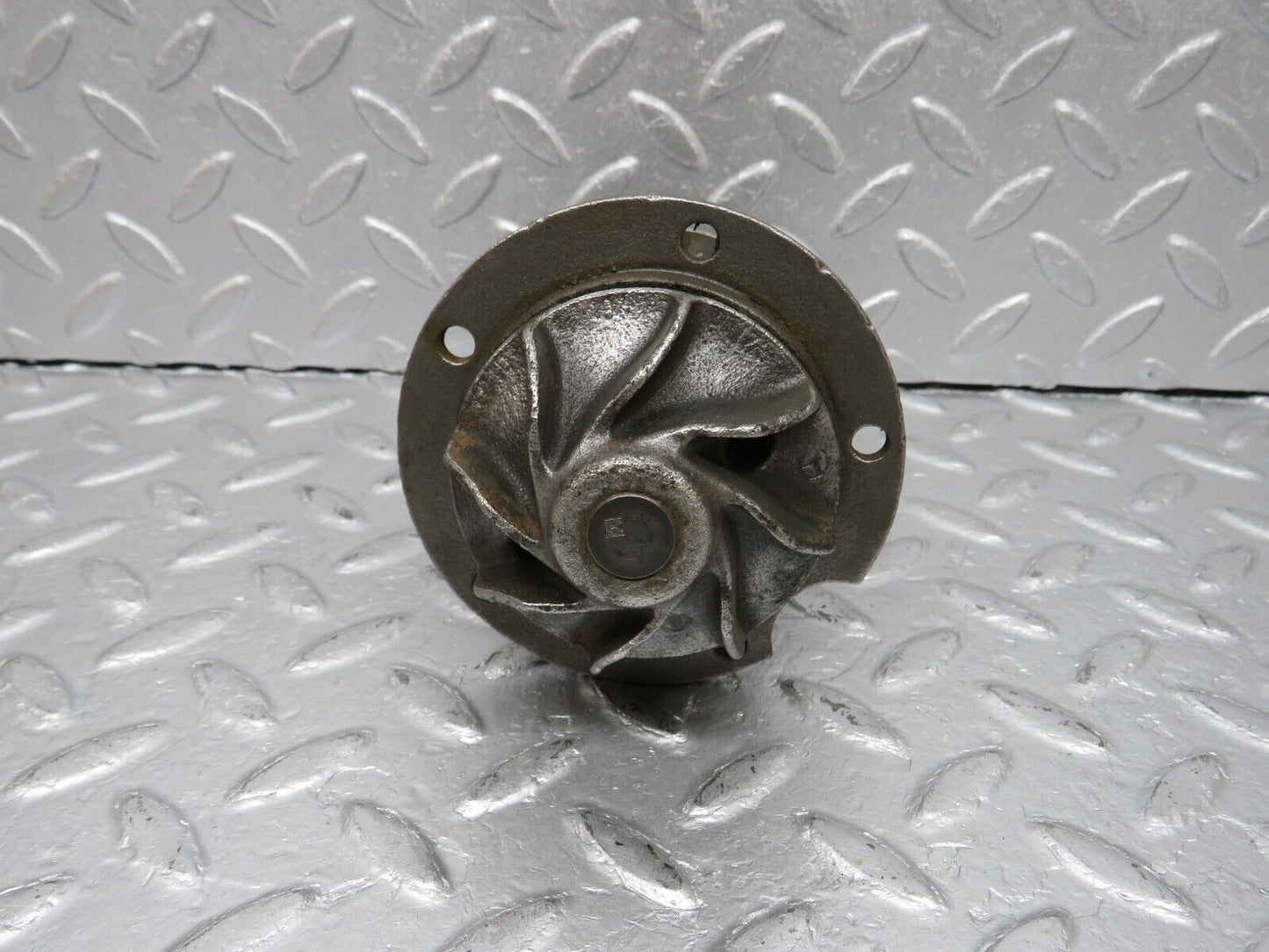 40226 Mercedes-Benz W110 230 Water Pump 2010010