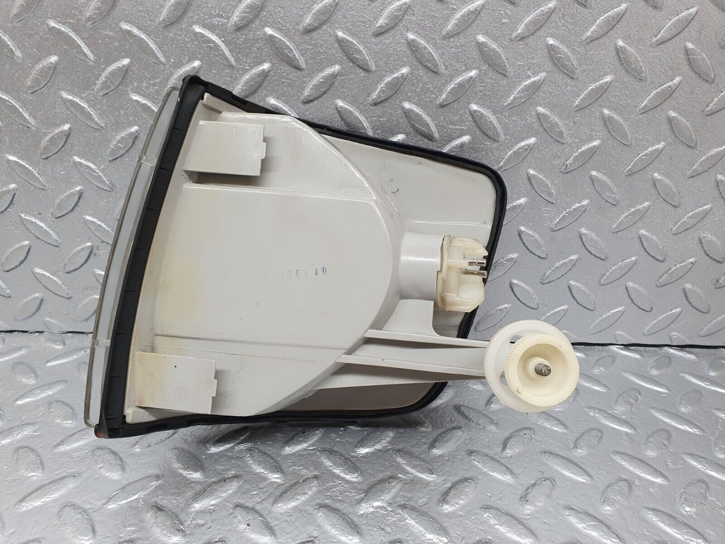 43700 Mercedes-Benz C126 380SEC Coupe Indicator Light Front Right 318-53454B