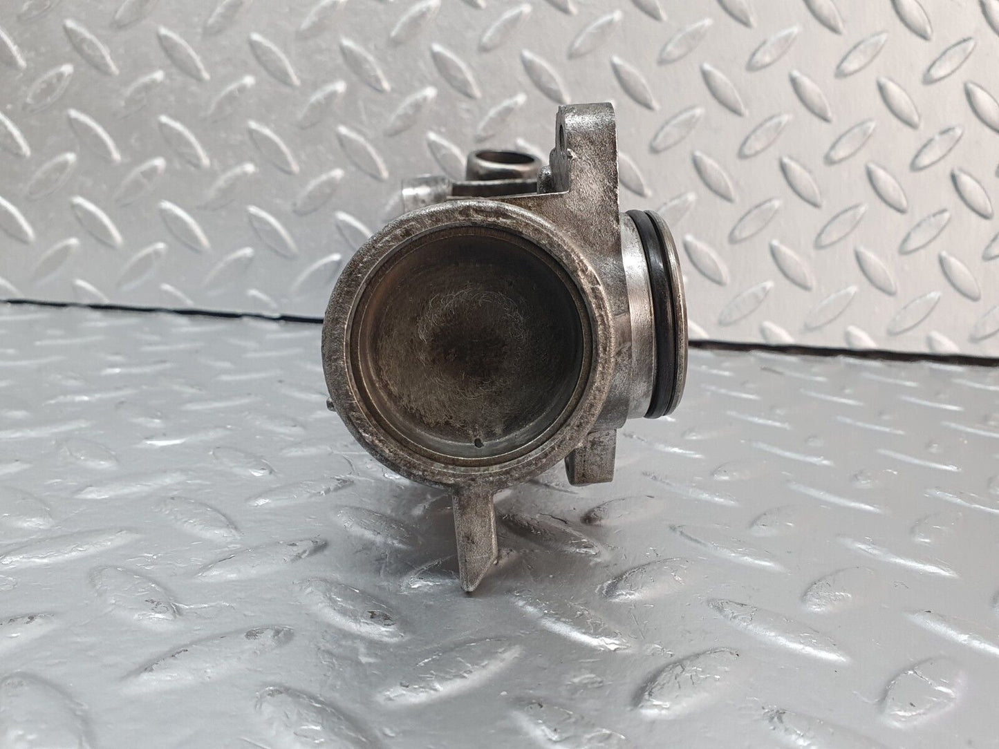 41897 Mercedes-Benz W202 C200 Thermostat Housing 1112030473