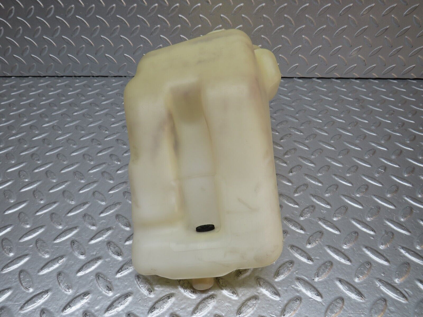 31722 Mercedes-Benz W201 190LE Windscreen Washer Fluid Tank 2018690620