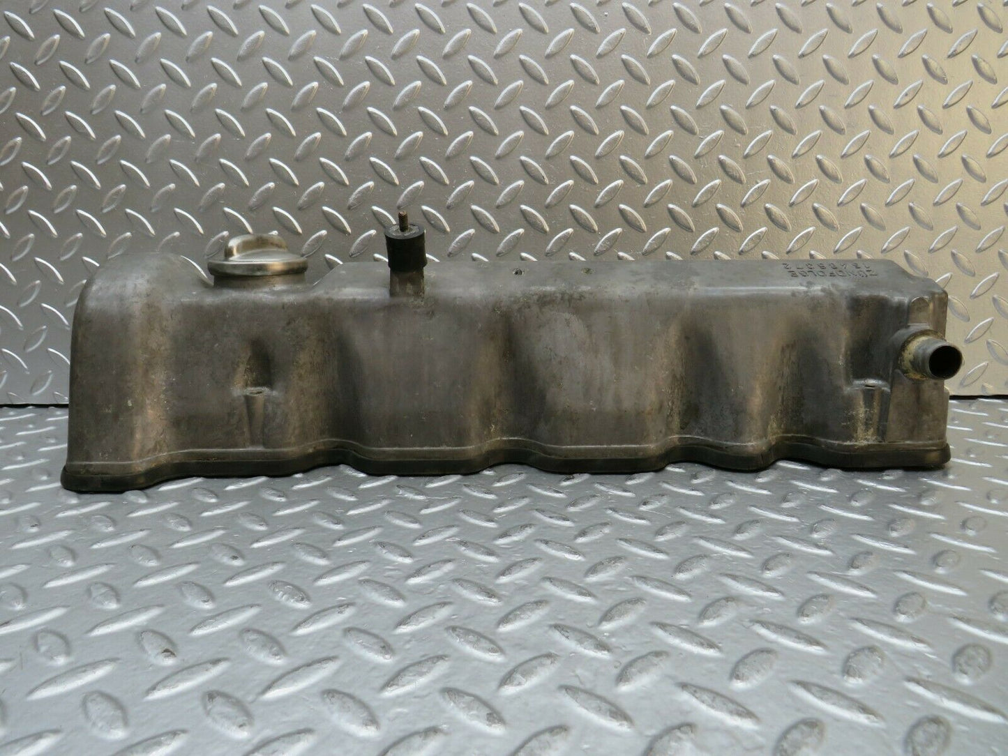22817 Mercedes-Benz C107 450SLC Cylinder Head Valve Cover Right 1160163305
