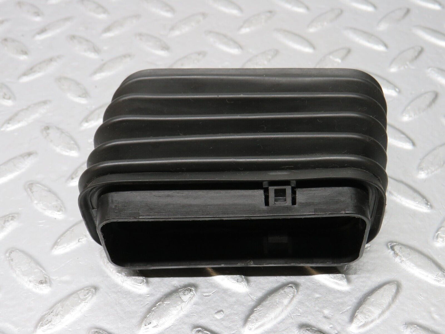 33456 Mercedes-Benz W202 C180 Front Door Wire Protector Rubber 2028210097