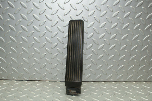 3227 Mercedes-Benz W115 220D Accelerator Gas Pedal With Rubber 1153010382