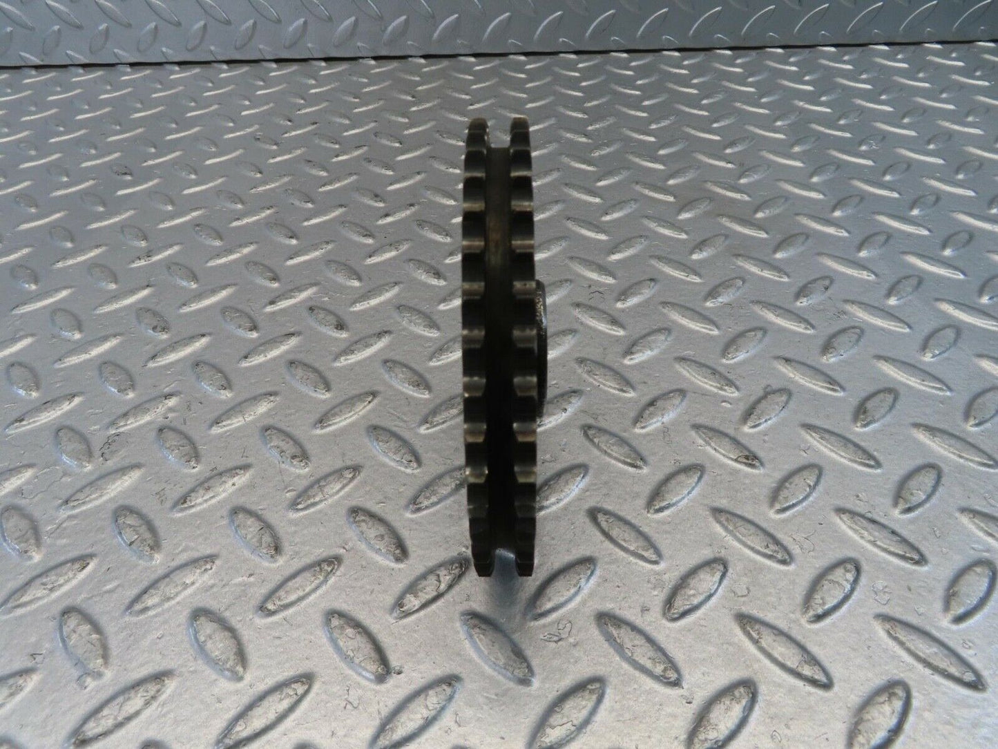 10980 Mercedes-Benz W115 220D Camshaft Timing Gear1210520201