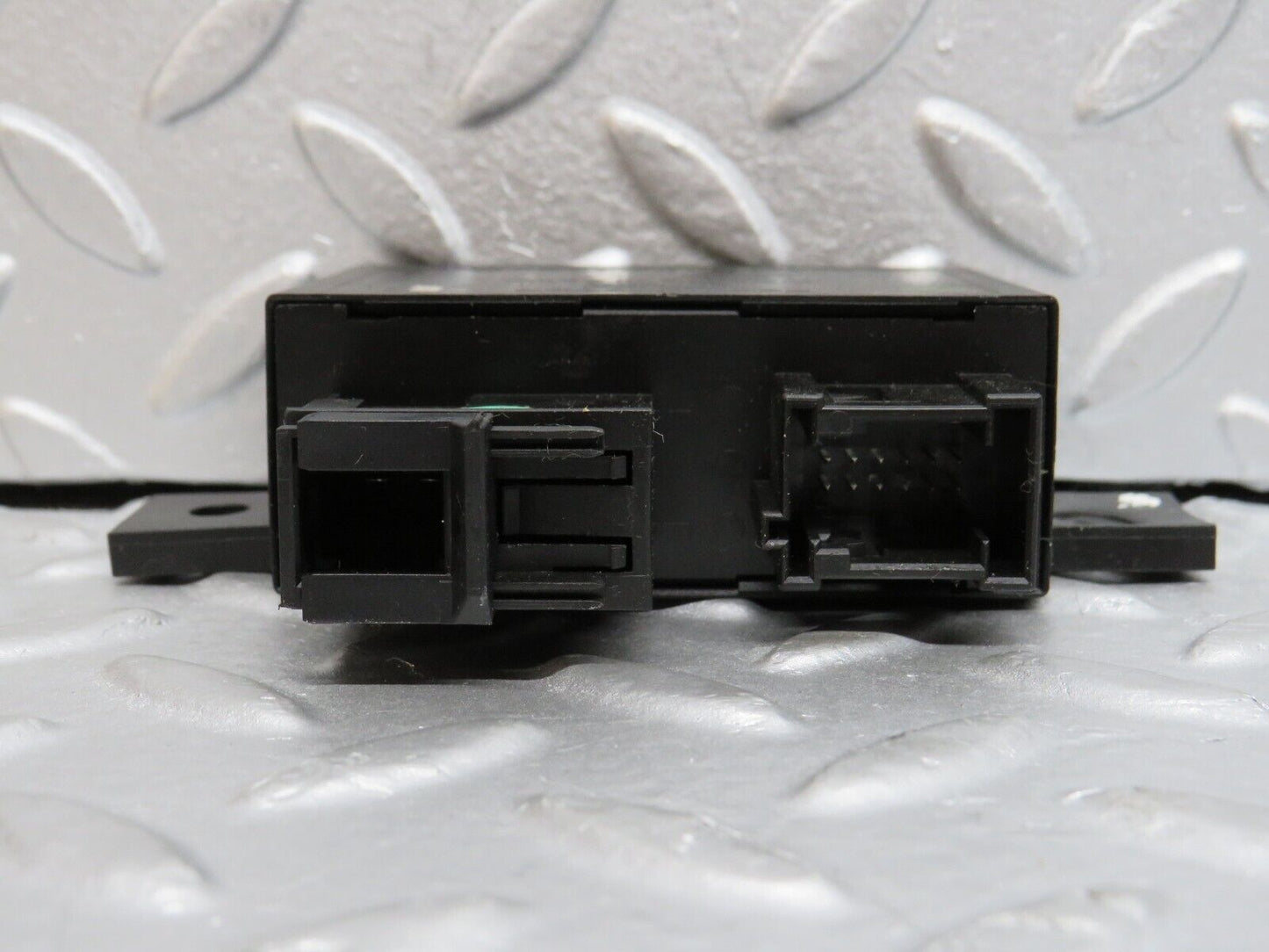 39484 Mercedes-Benz R129 320SL Coupe Central Lock Control Unit 2108202726