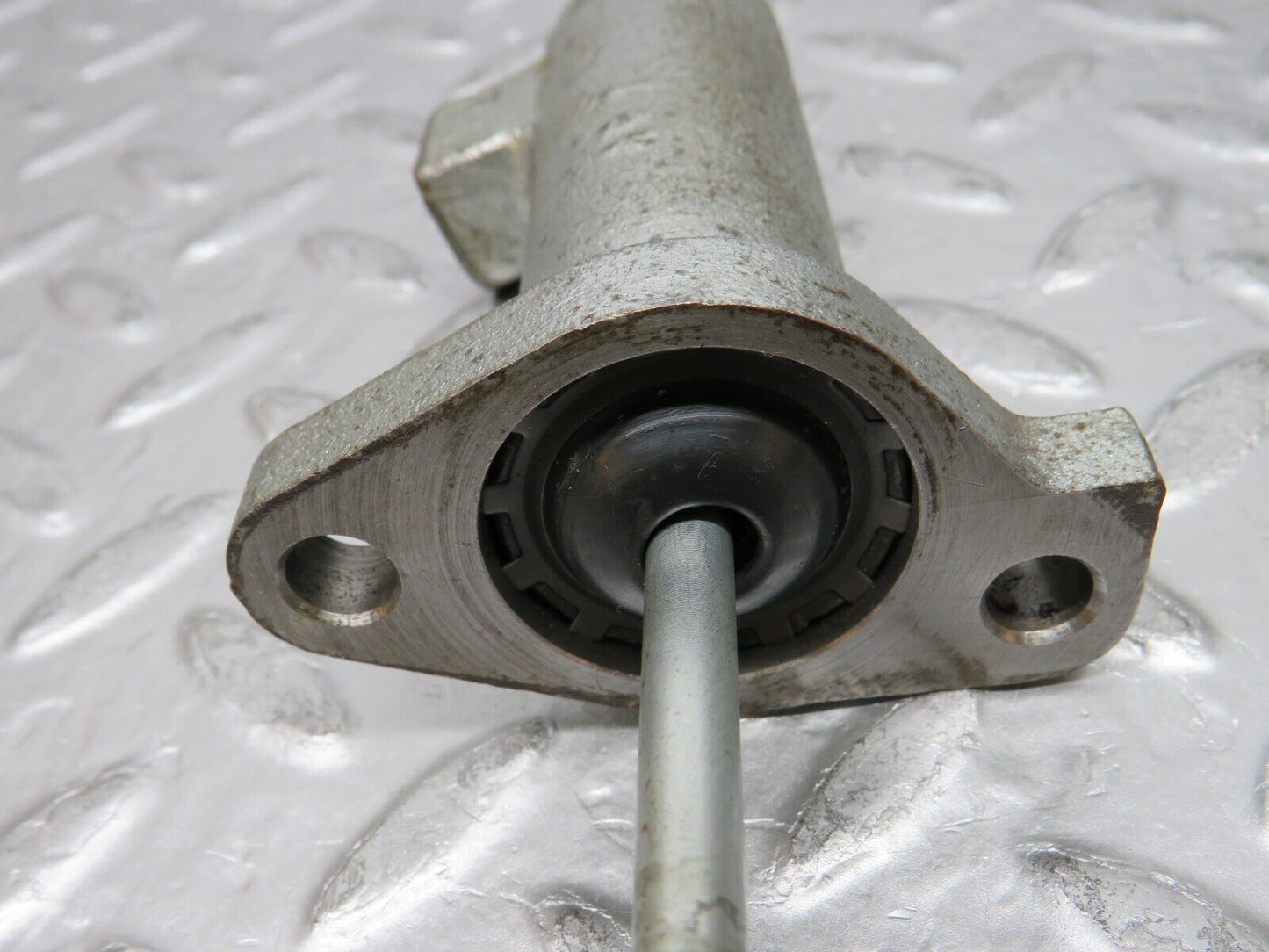 31349 Mercedes-Benz S124 220TE Wagon Clutch Master Cylinder