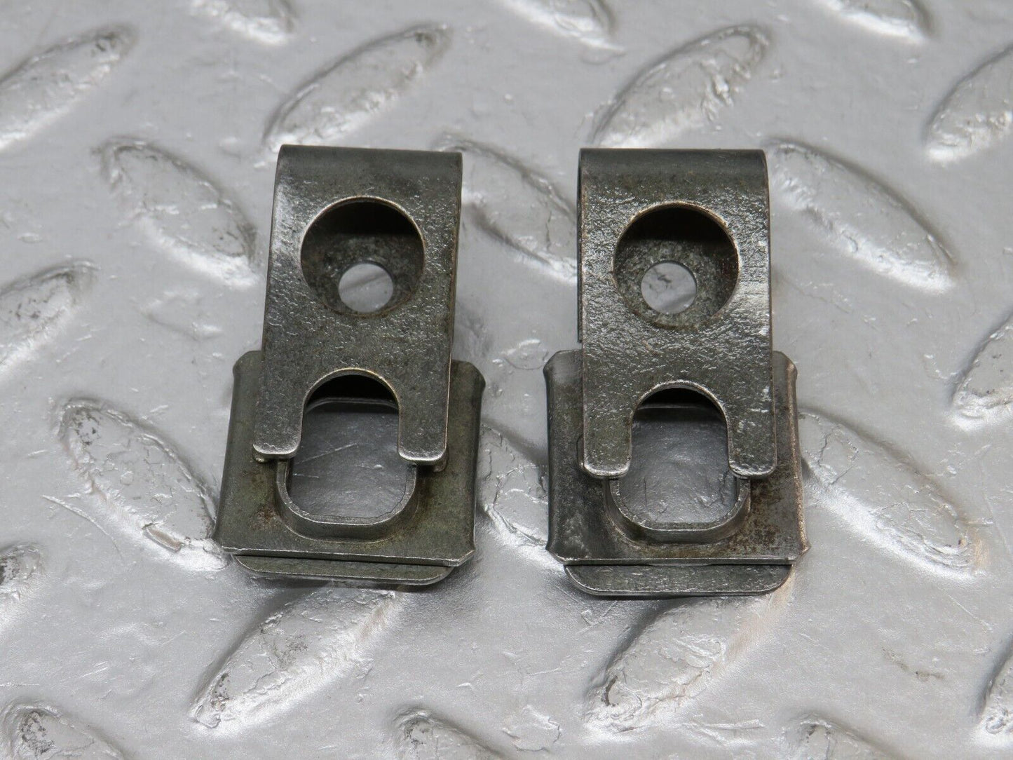 34479 Mercedes-Benz C126 380SEC Coupe Fuel Injector Bracket