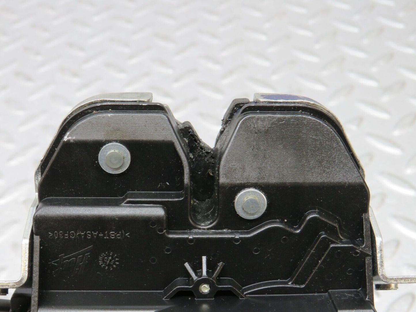 35302 Mercedes-Benz W221 Trunk Lock 2217500085