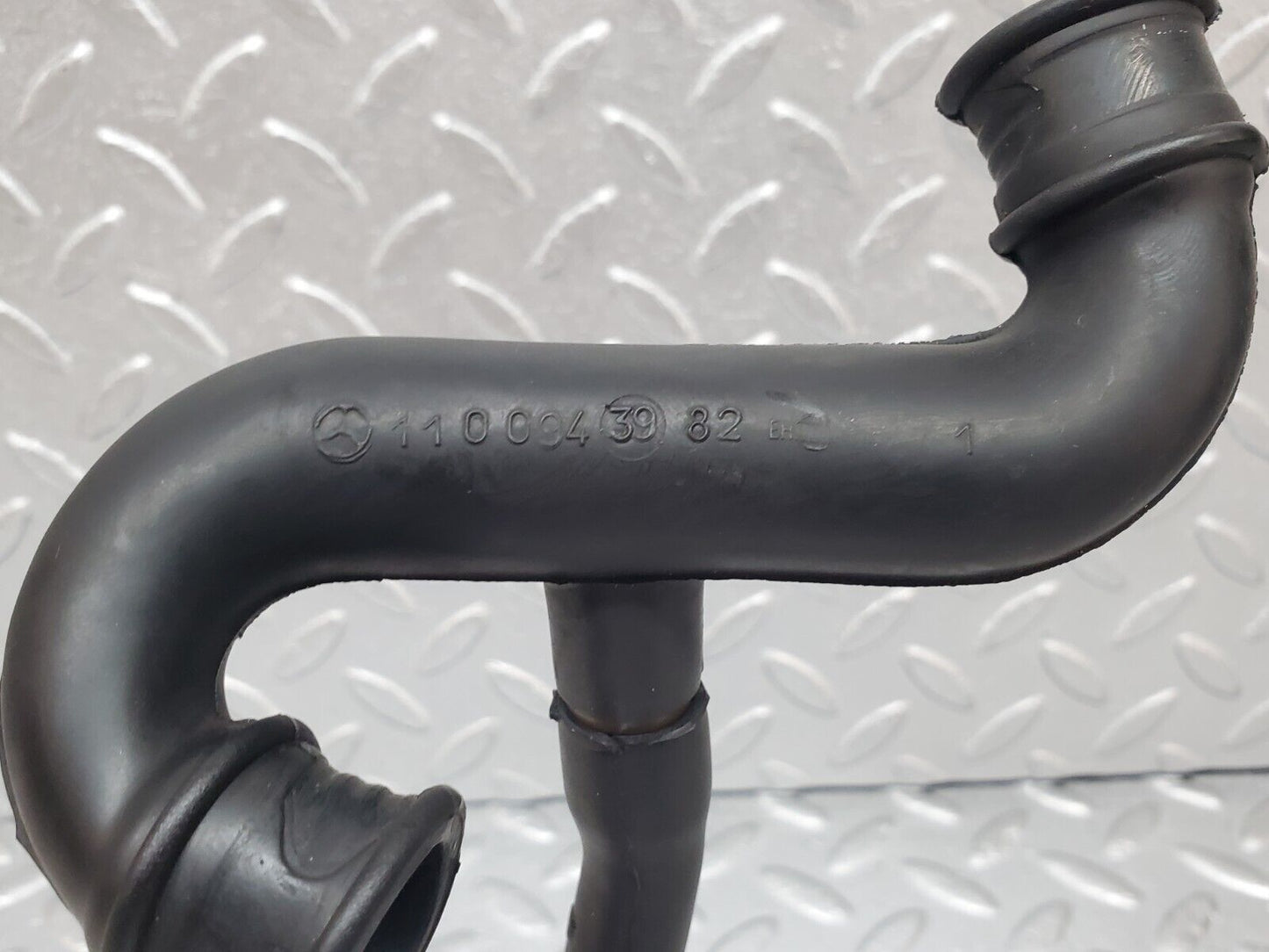44452 Mercedes-Benz W123 280E Air Intake Pipe 1100943982 1100944982