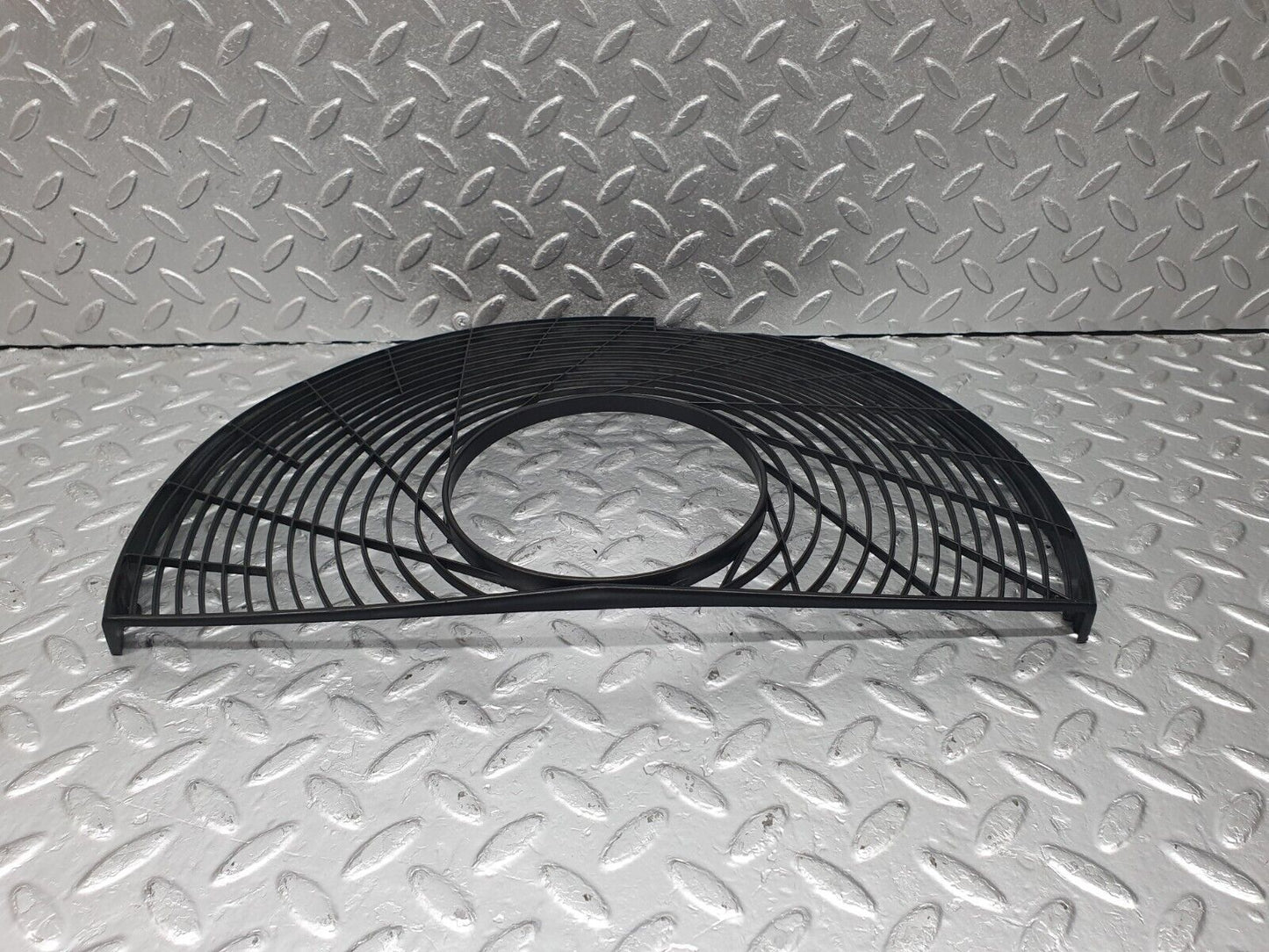 43493 Mercedes-Benz C126 380SEC Coupe Radiator Fan Shroud Fan Cover 1165030001