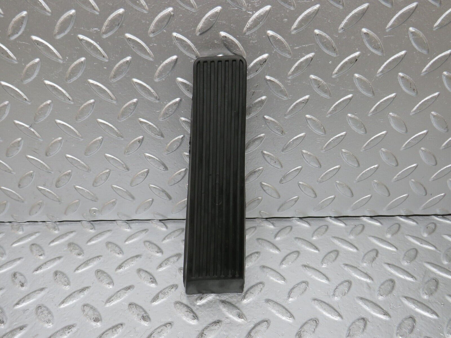 29723 Mercedes-Benz W123 230E Accelerator Pedal Rubber 1233010082