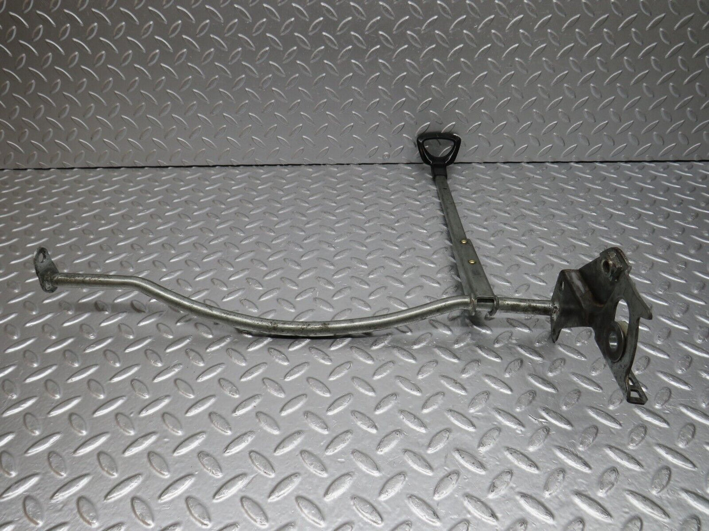 33205 Mercedes-Benz C107 R107 Front Left Seat Sliding Adjust Handle