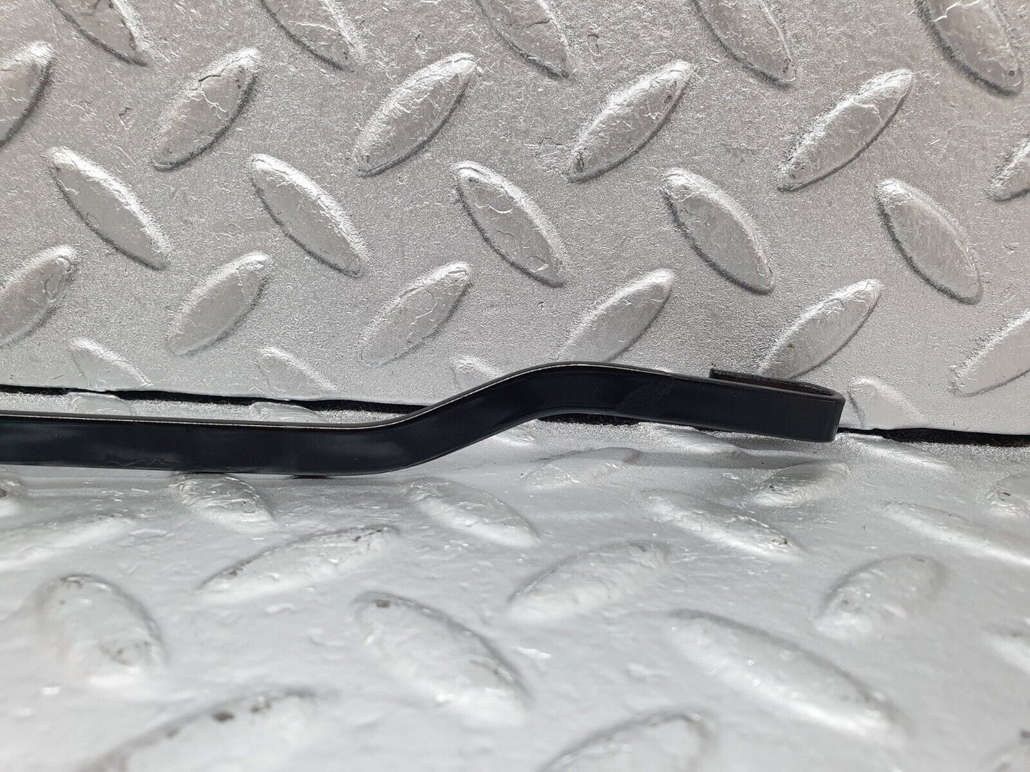 43983 Mercedes-Benz C123 230CE Coupe Wiper Arm Bosch Left Side