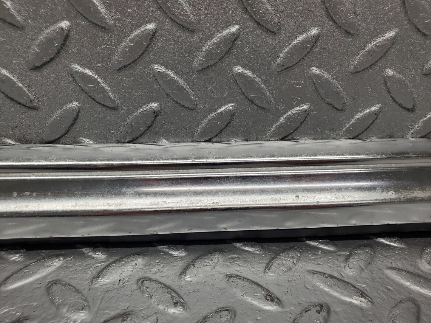 46431 Mercedes-Benz C123 280CE Coupe Left Door Chrome Moulding Trim