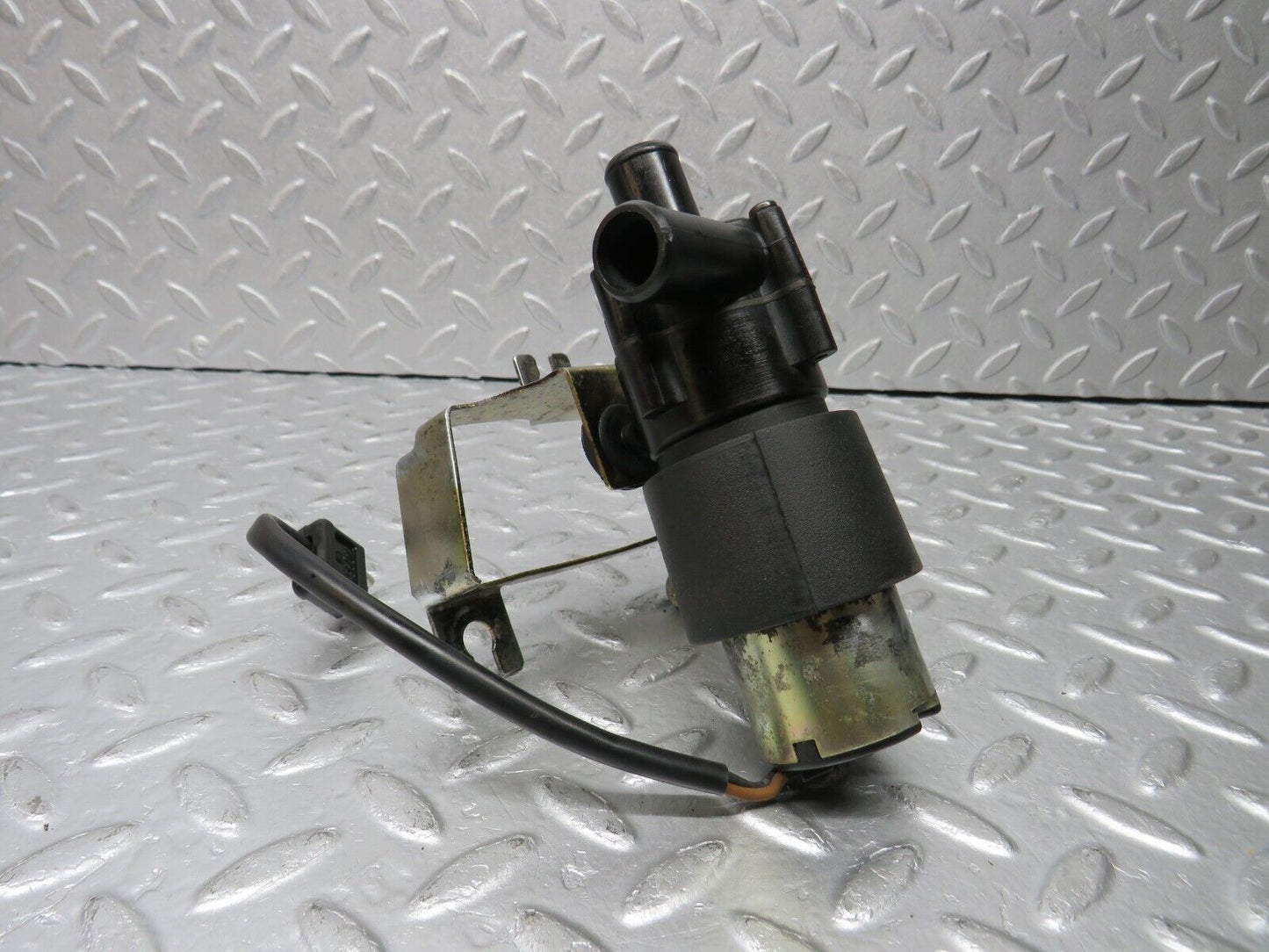 38406 Mercedes-Benz R129 280SL Coupe Heating Water Pump 0018351064